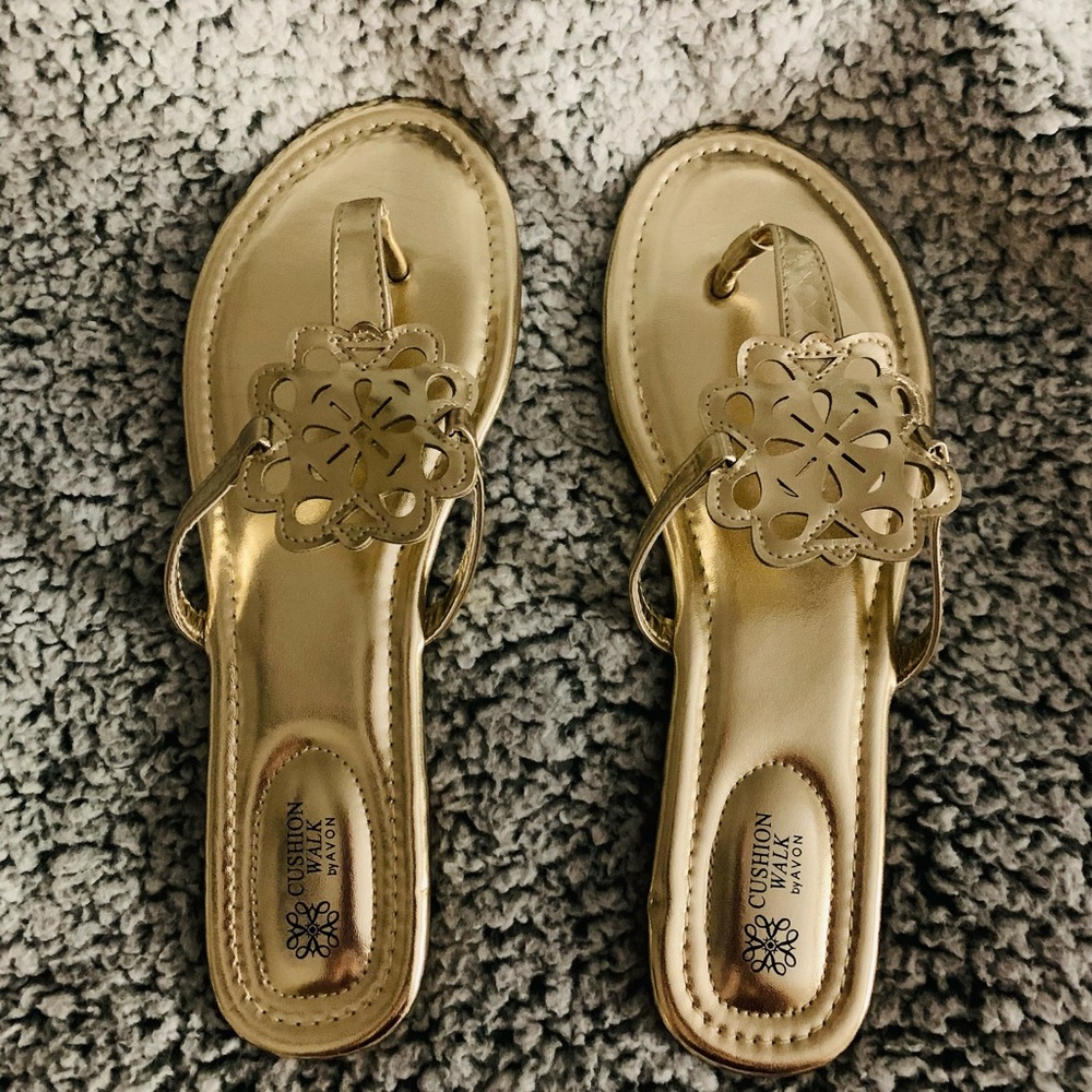 Like New! Cushion Walk Sandals! $10